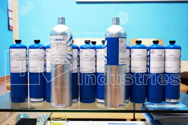 Common or available sample gas cans