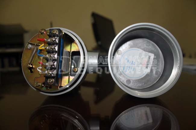 Connection box for SE110B rotor level alarm sensor
